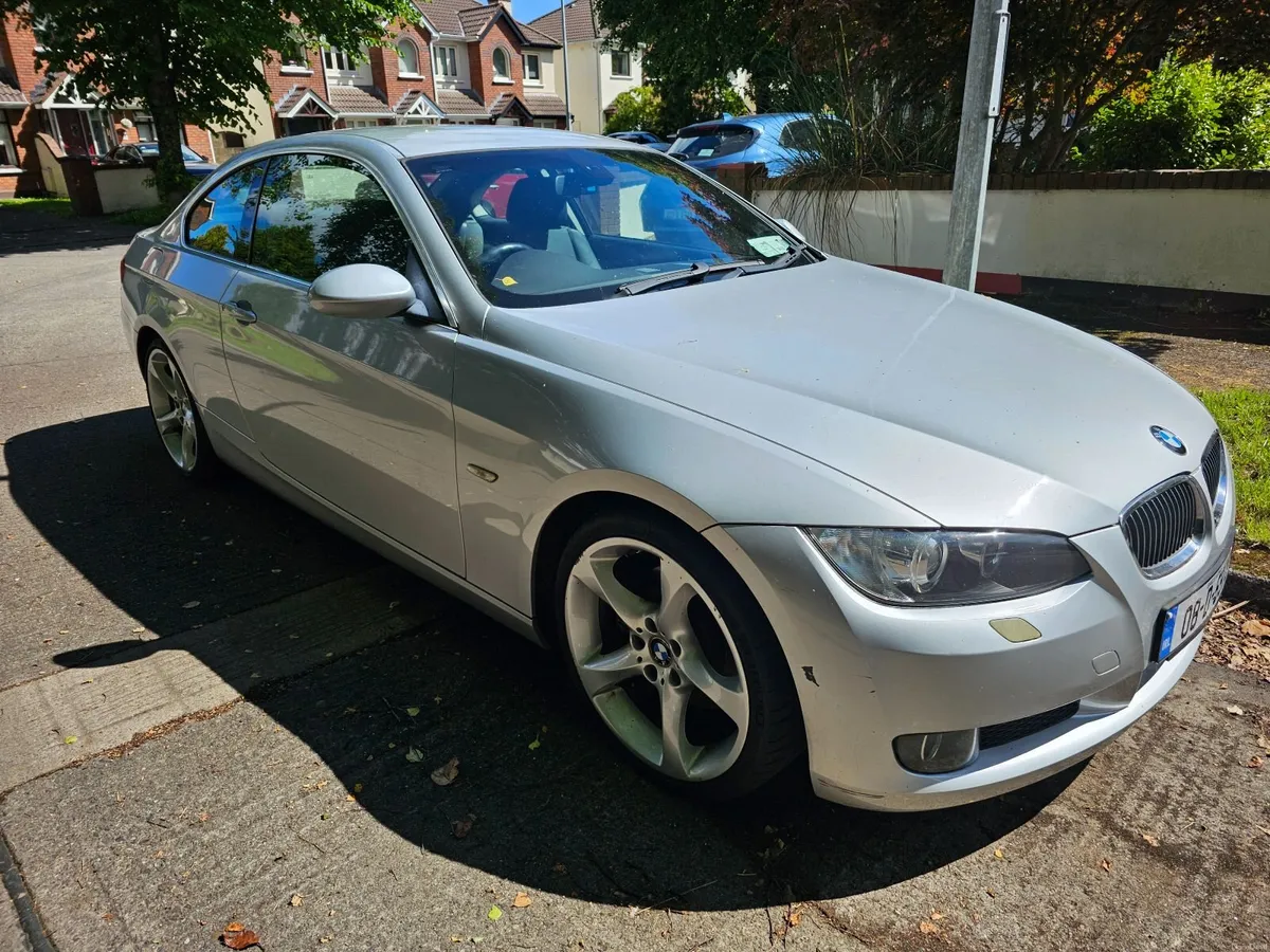 BMW 325i Coupe (2008) - Image 2