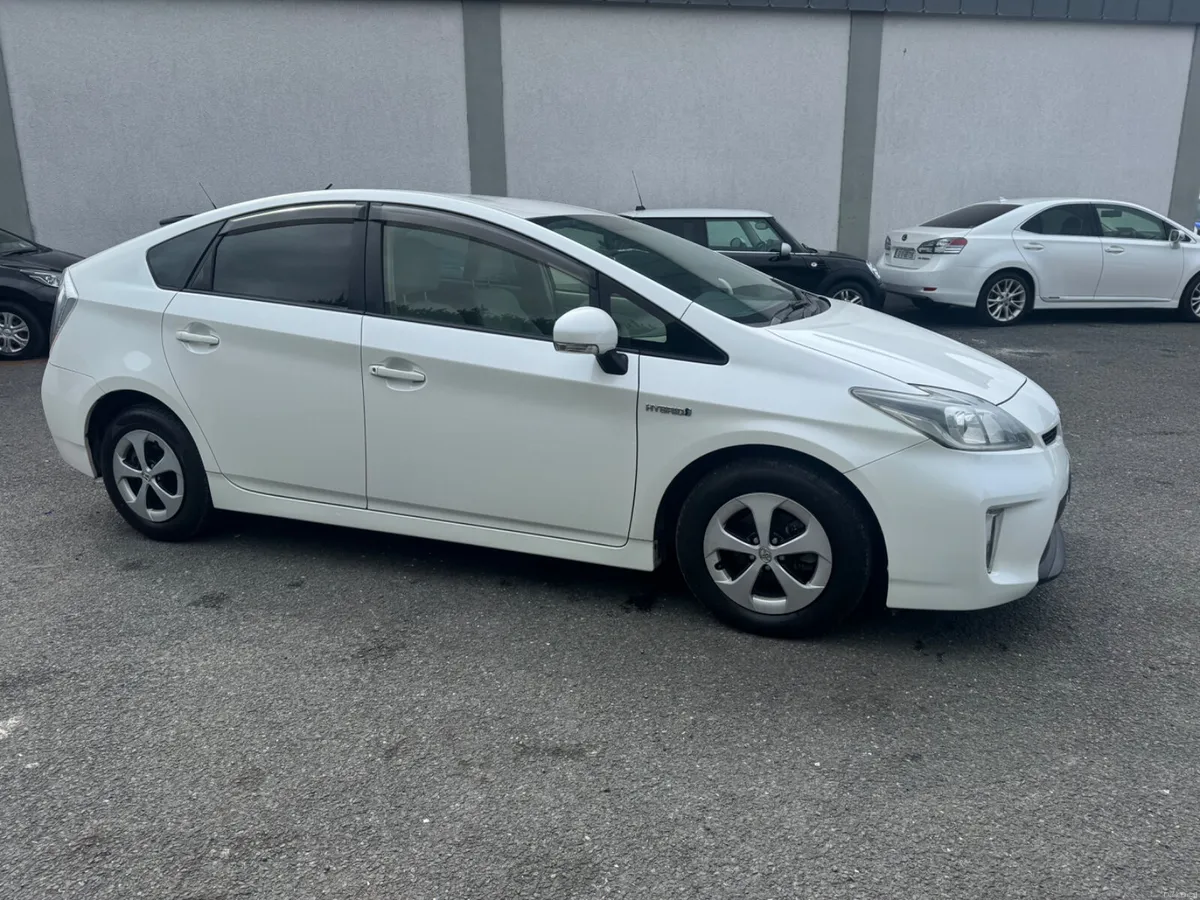 Toyota Prius 2013 Automatic Hybrid - Image 4