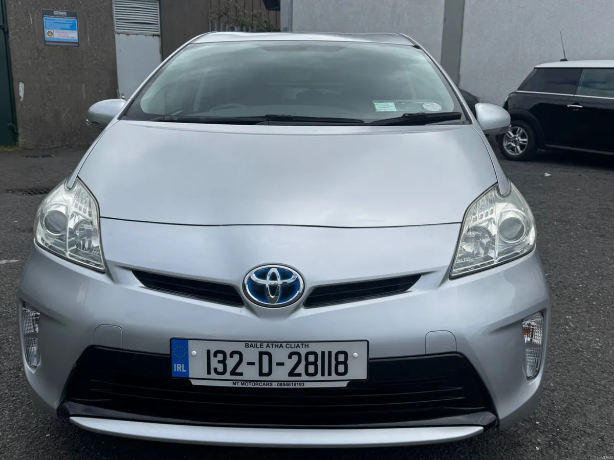 Toyota Prius 2013 Automatic Hybrid 1.8 - Image 3