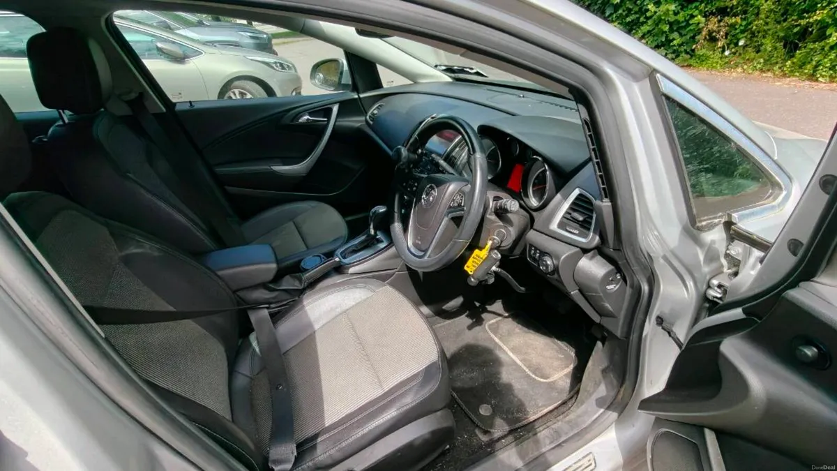 2013 Opel/Vauxhall Astra Automatic Petrol - Image 5