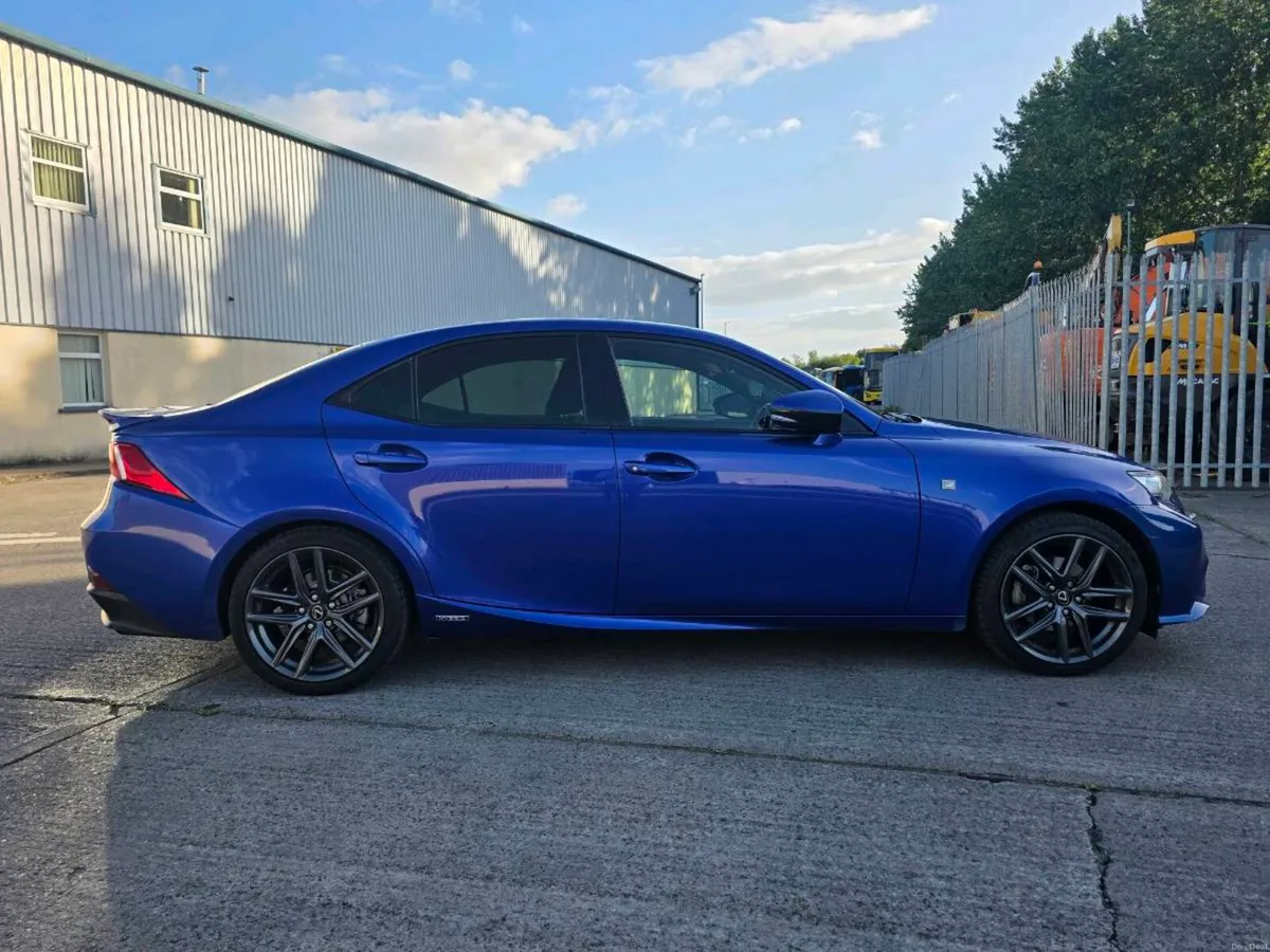 Lexus is300 f sport - Image 1