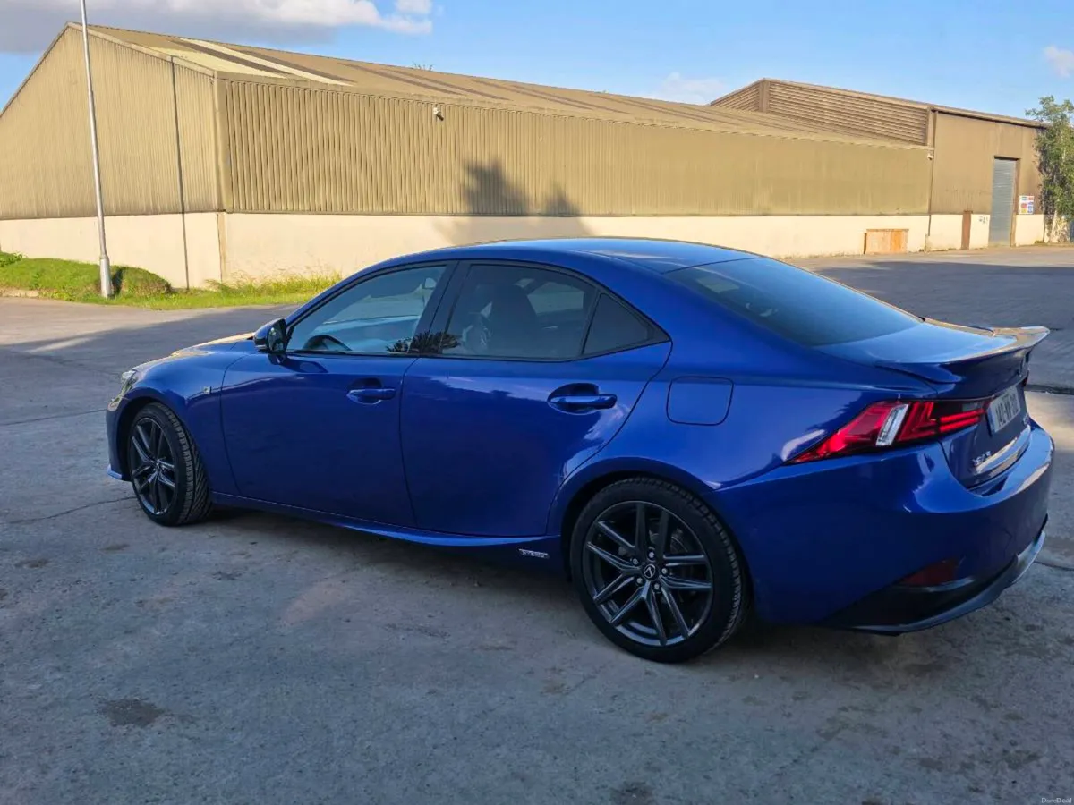 Lexus is300 f sport - Image 3