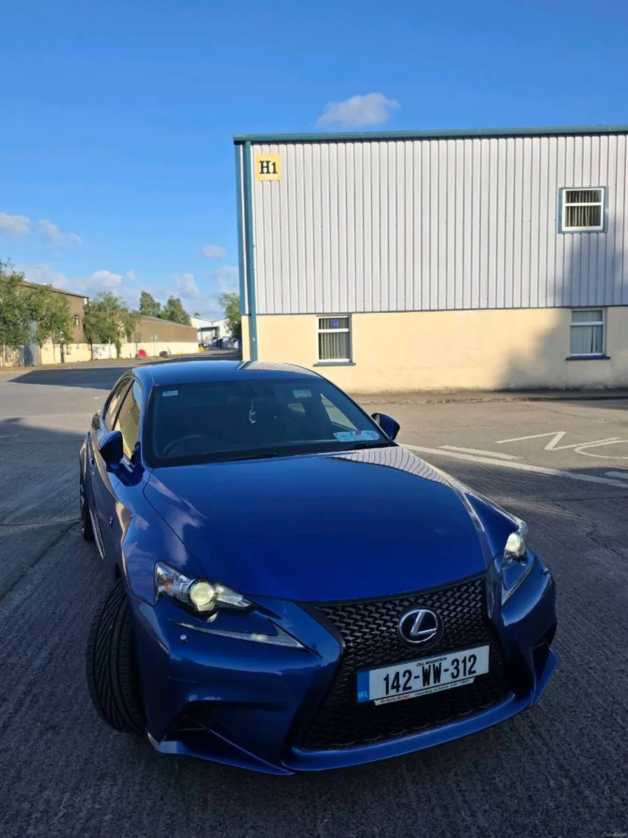 Lexus is300 f sport - Image 2