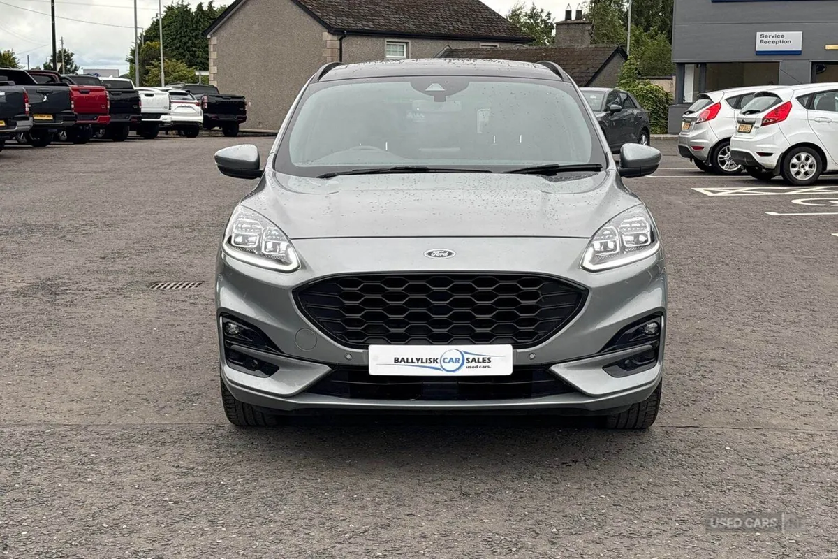 Ford Kuga 2.5h FHEV 190PS ST-Line X Edition in Sol - Image 4