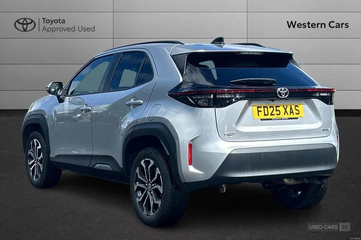 Toyota Yaris Cross 1.5 VVT-h Design E-CVT Euro 6 ( - Image 4