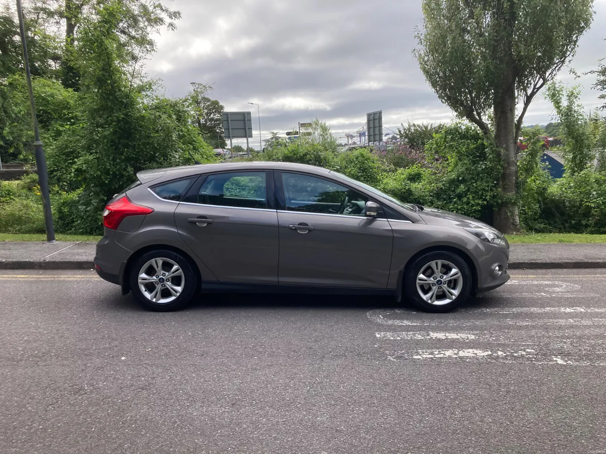 Ford Focus 2014 - Image 2