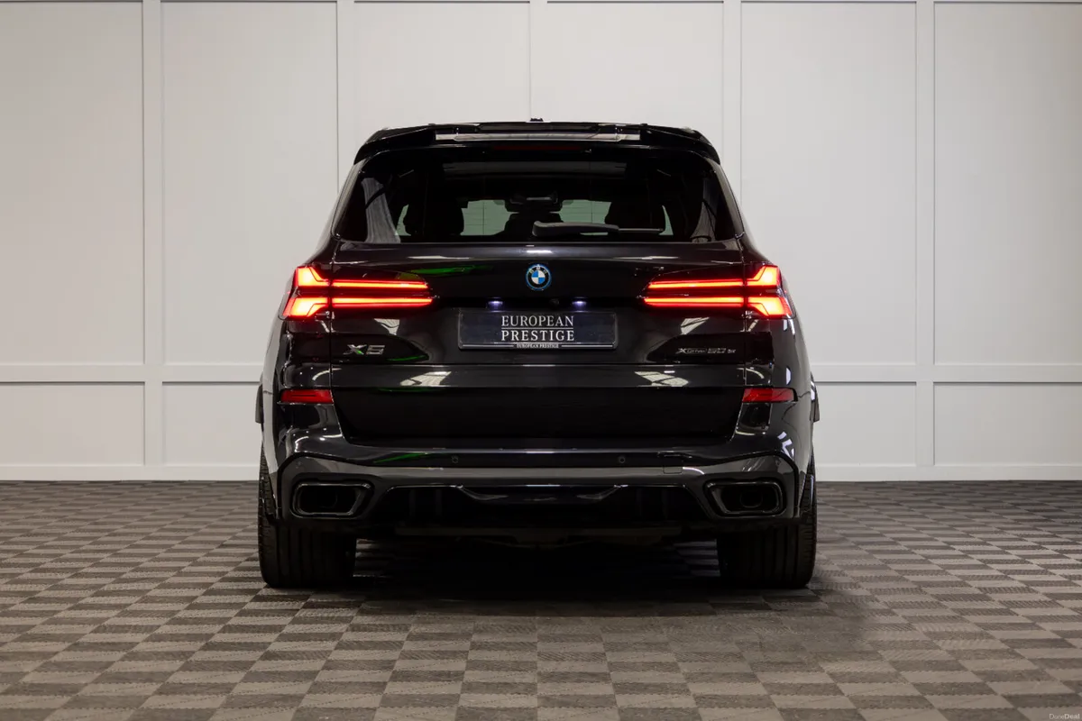 2025 BMW X5 X-Drive 50e M-Sport - Image 5