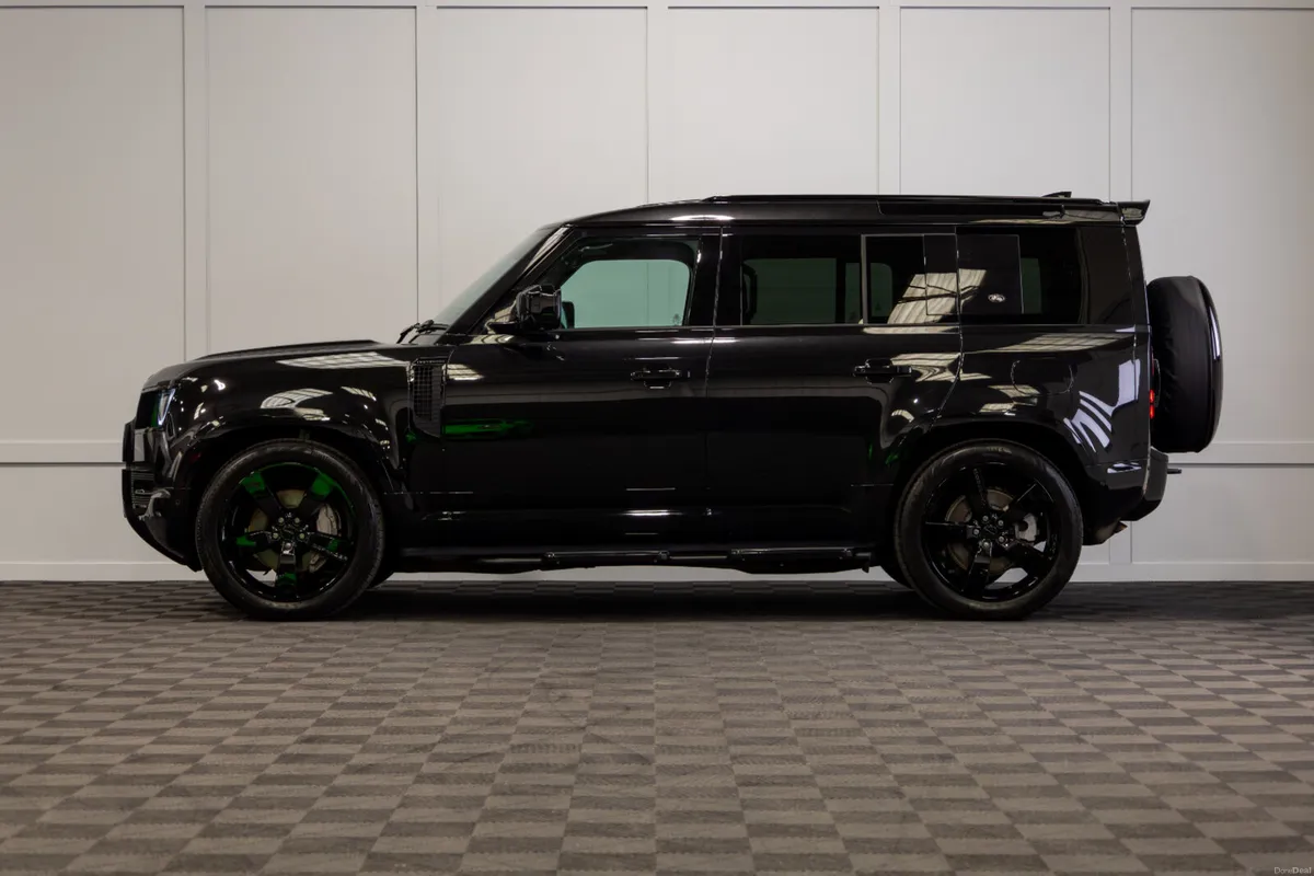 232 Land Rover Defender 110 P400e X-Dynamic S - Image 3