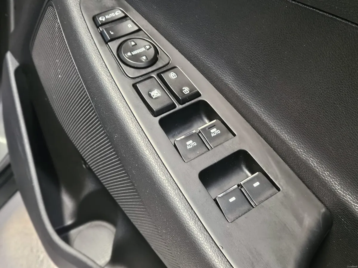201 HYUNDAI TUCSON EXECUTIVE PLUS DIESEL - Image 6