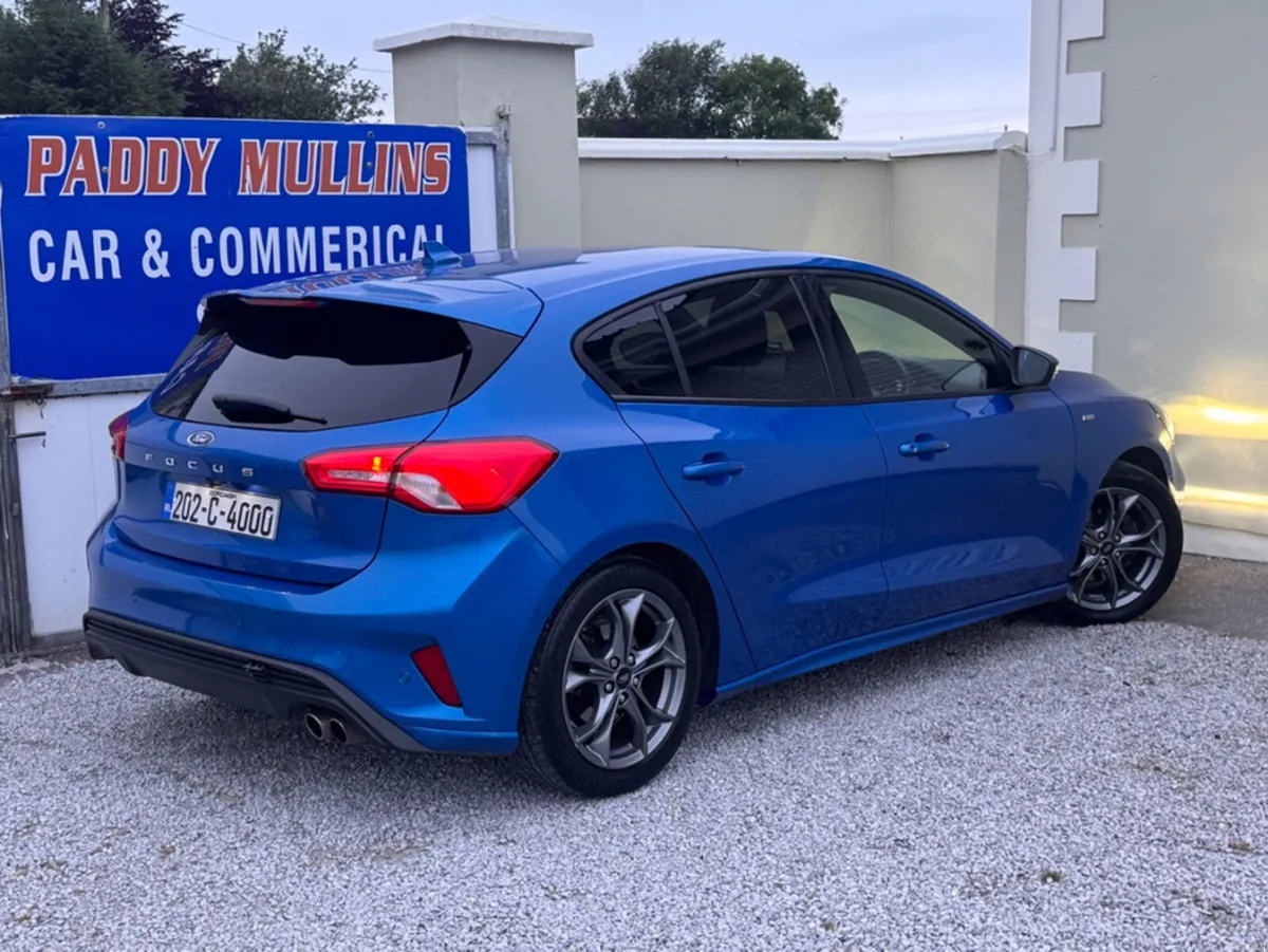 Ford Focus ST-LINE 5DR 1.5 TD 120 S6.2 M6 4DR - Image 4