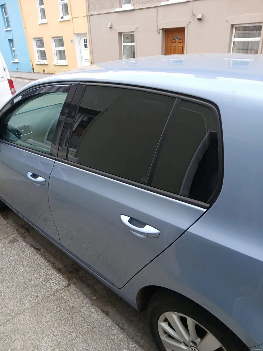 Volkswagen Golf 2011 - Image 2