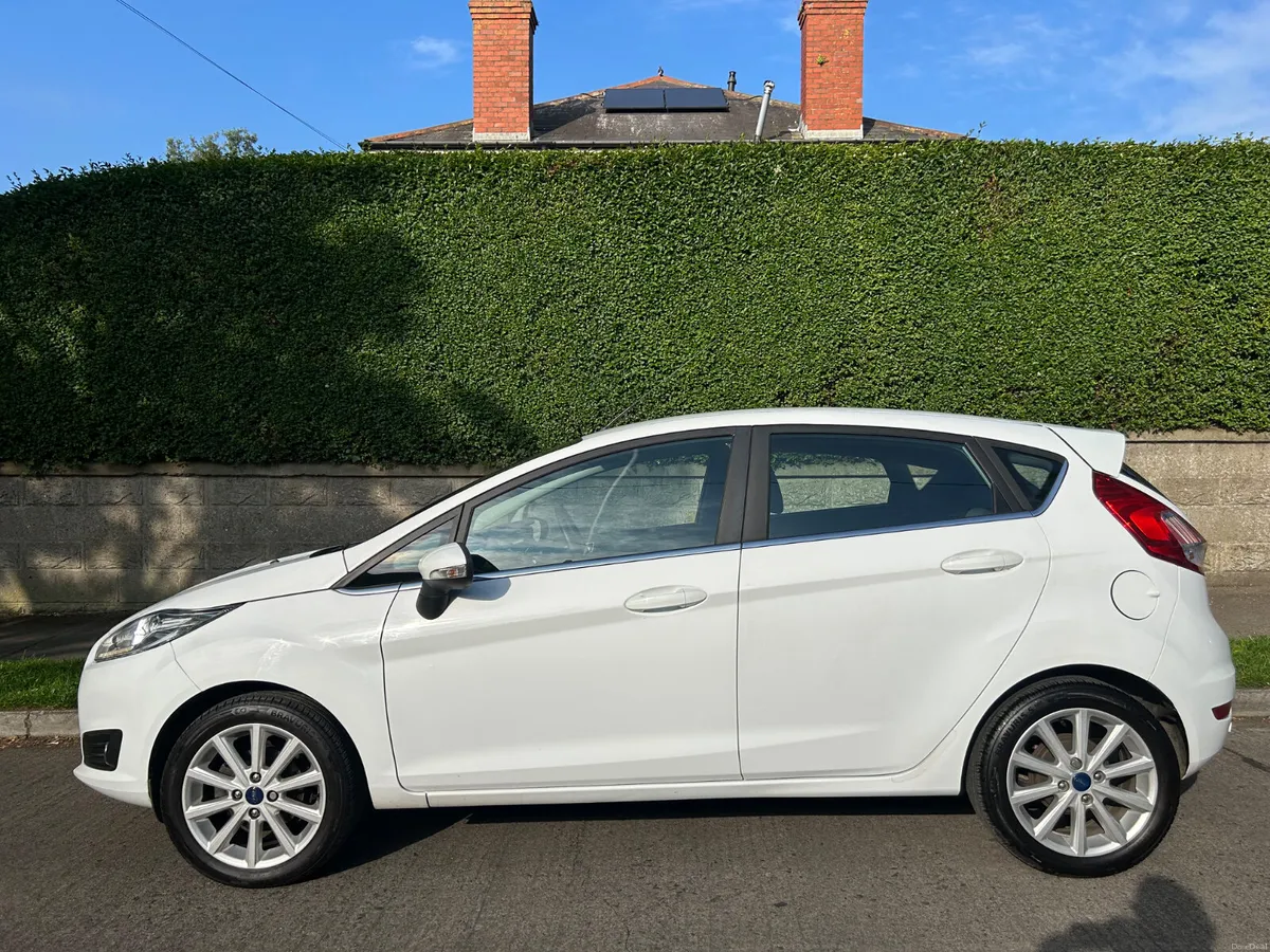 2017 FORD FIESTA TITANIUM 1.2 PETROL NCT JUNE 2027 - Image 4
