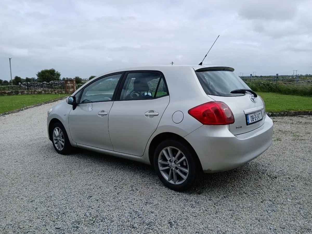 Toyota Auris 1.4 petrol NCT 05/27 - Image 4
