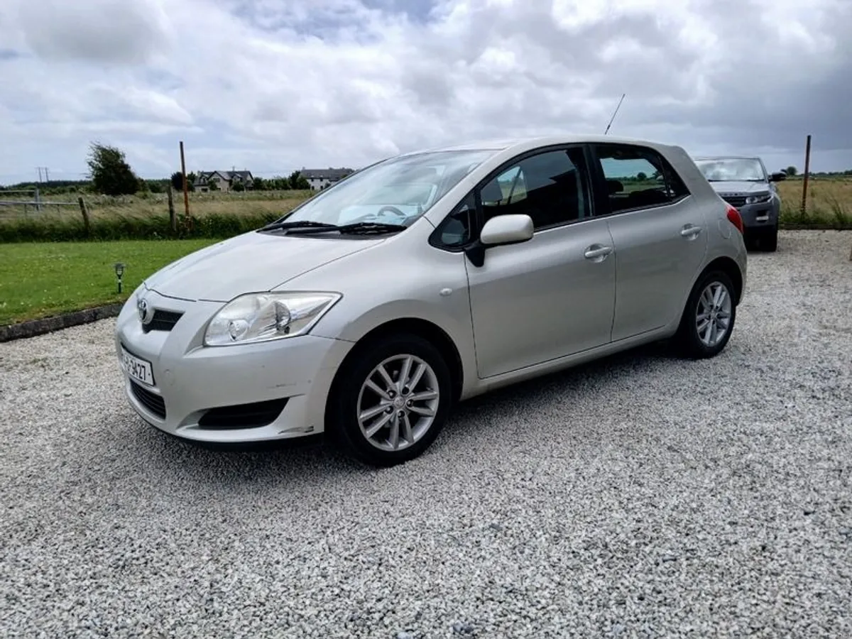 Toyota Auris 1.4 petrol NCT 05/27 - Image 2