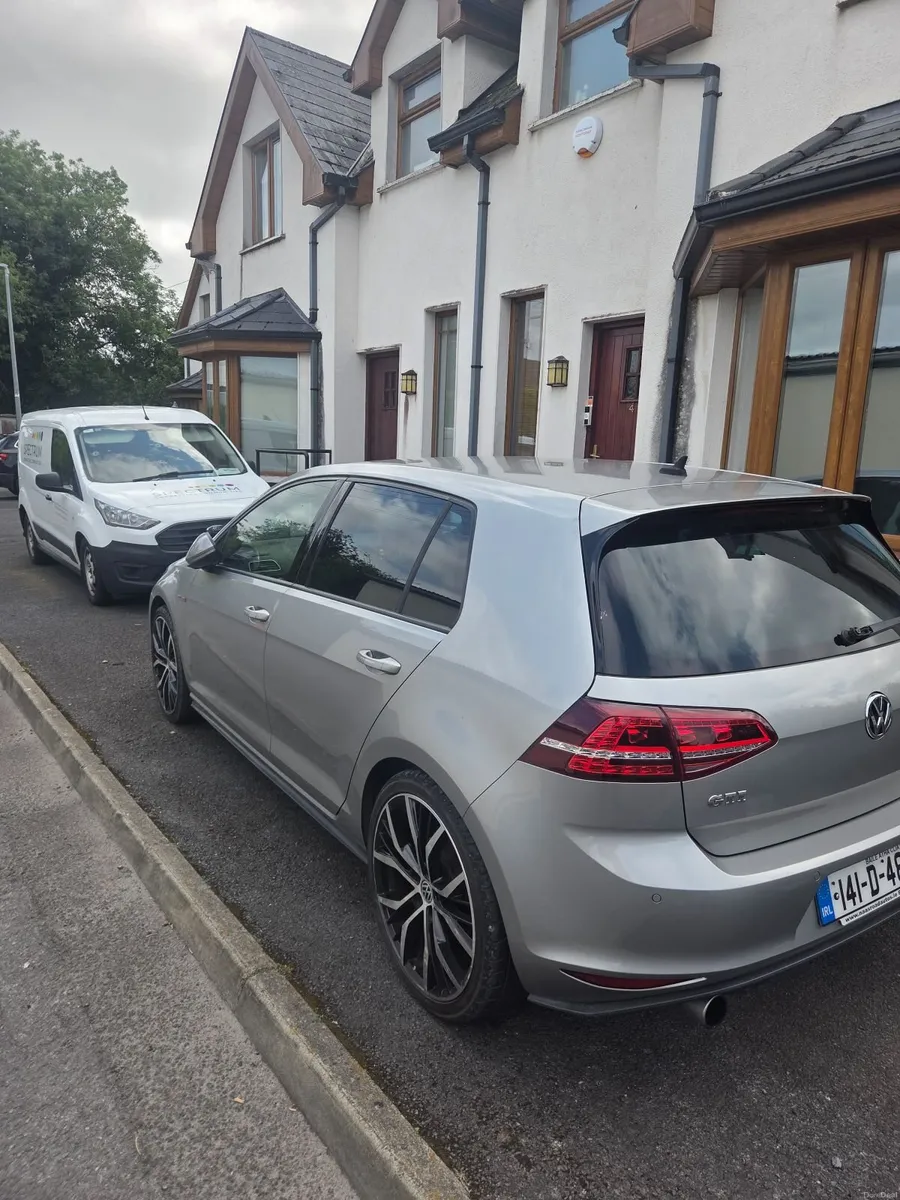 Volkswagen Golf 2014 - Image 2
