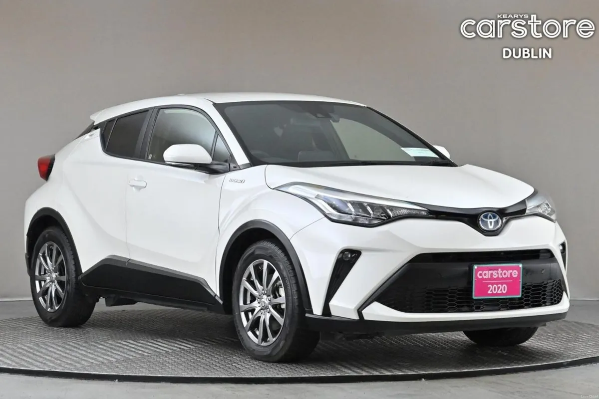 Toyota C-HR 1.8 HYBRID **UPGRADED ALLOYS**REVERSE - Image 1