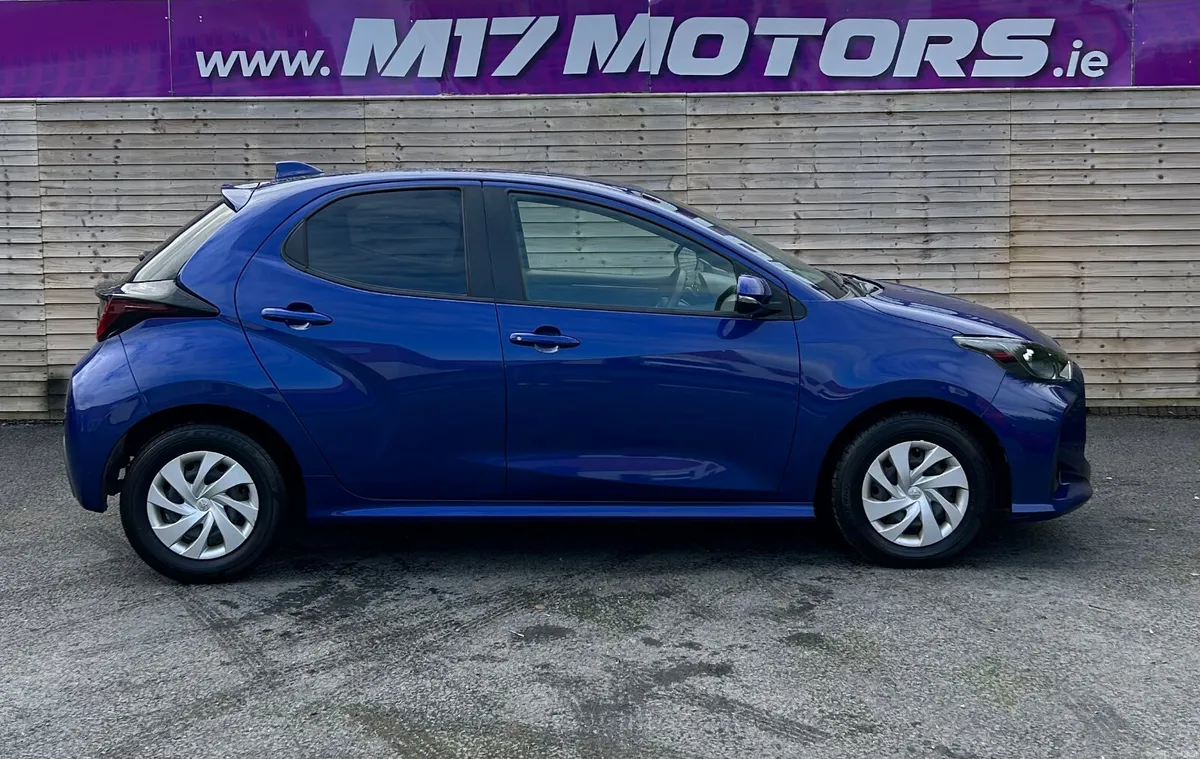 2022 Toyota Yaris, 1.0Auto - Image 2