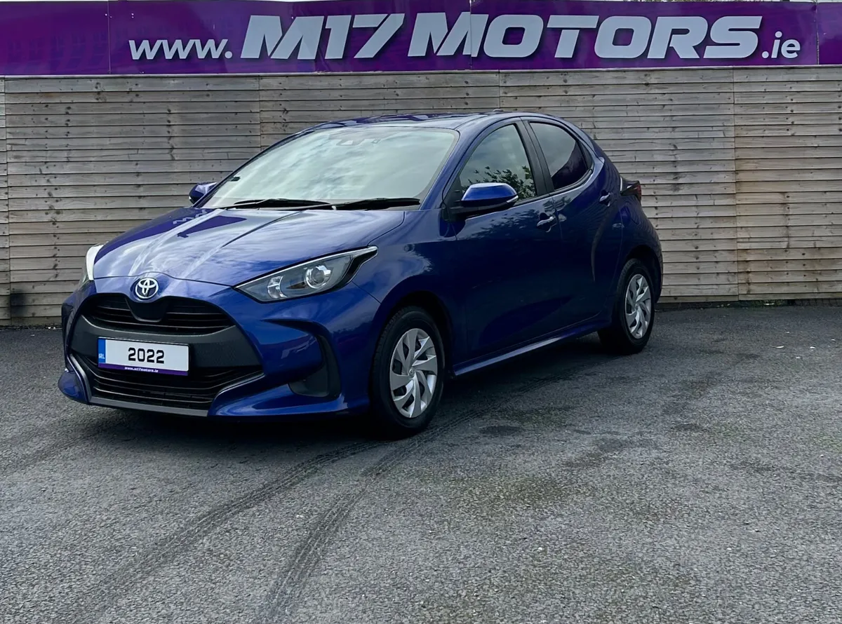 2022 Toyota Yaris, 1.0Auto - Image 3