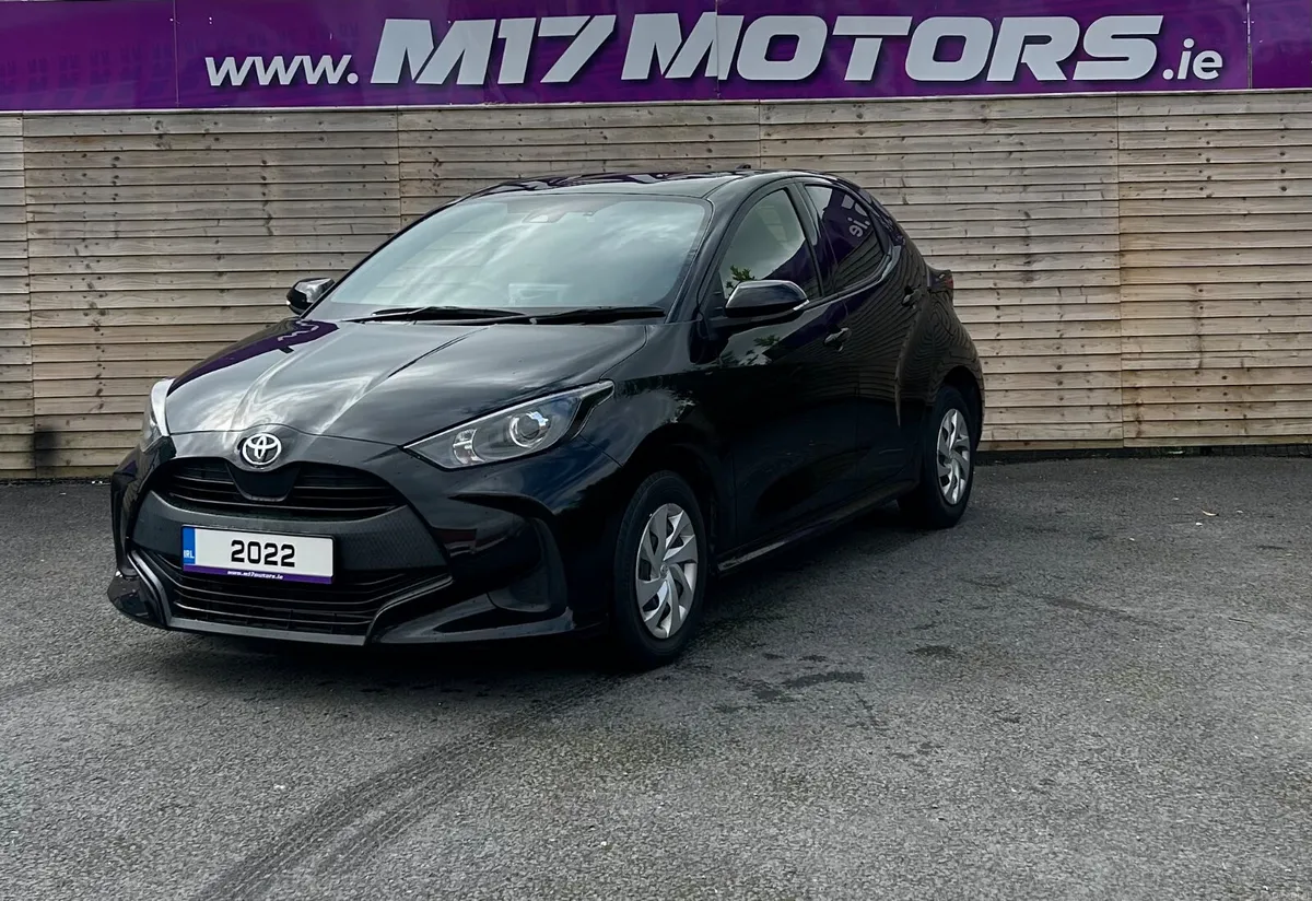 2022 Toyota Yaris, 1.0Auto - Image 3
