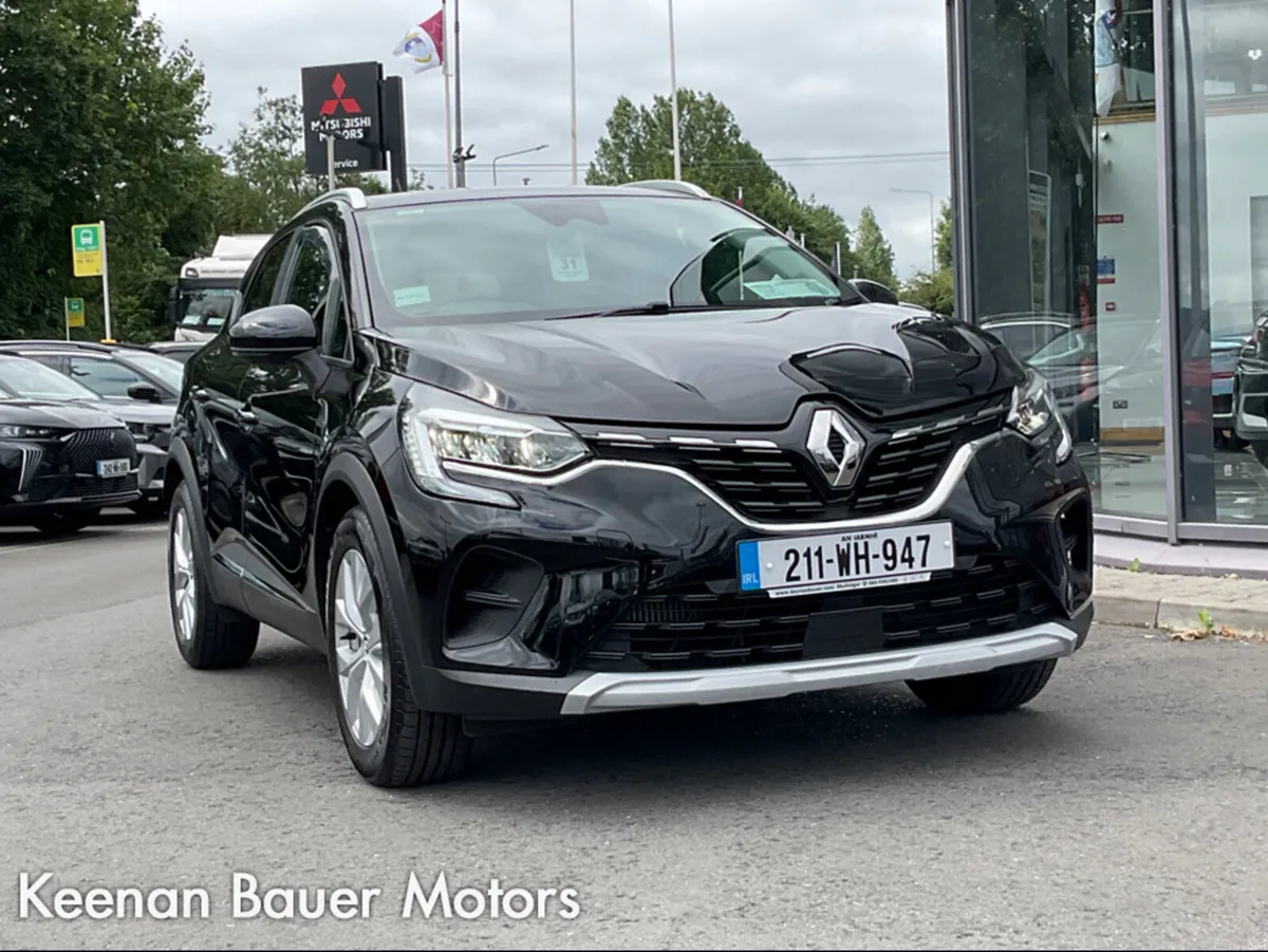 Renault Captur ICONIC TCE 130 AUTO MY1 MY19 4DR A - Image 1