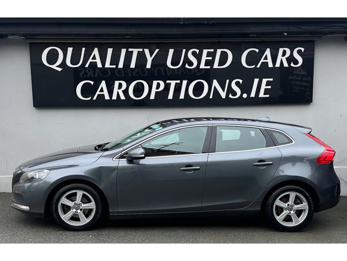 Volvo V40 1.6 D2 SE S/S 115BHP 5DR 40 SERIES - Image 2