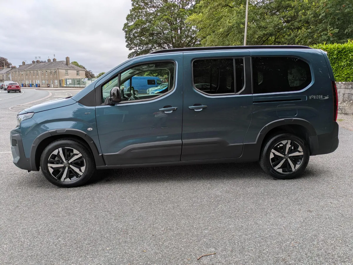 Wheelchair Accessible - Peugeot Rifter 2025 GT - Image 5