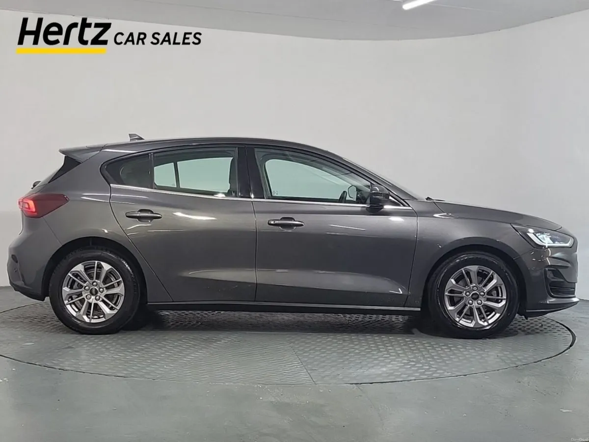 Ford Focus TITANIUM Petrol Manual - Image 4