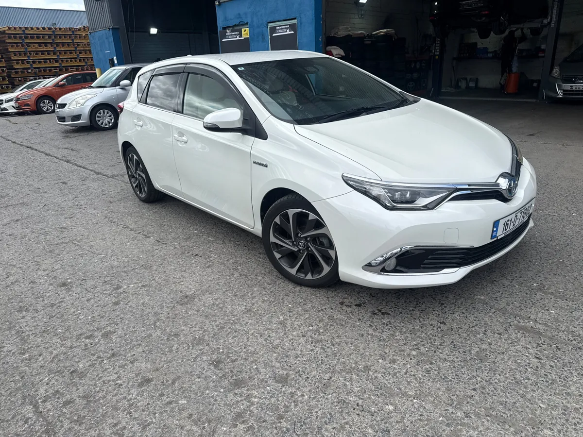 2016 Toyota Auris Hybrid Automatic - Image 4