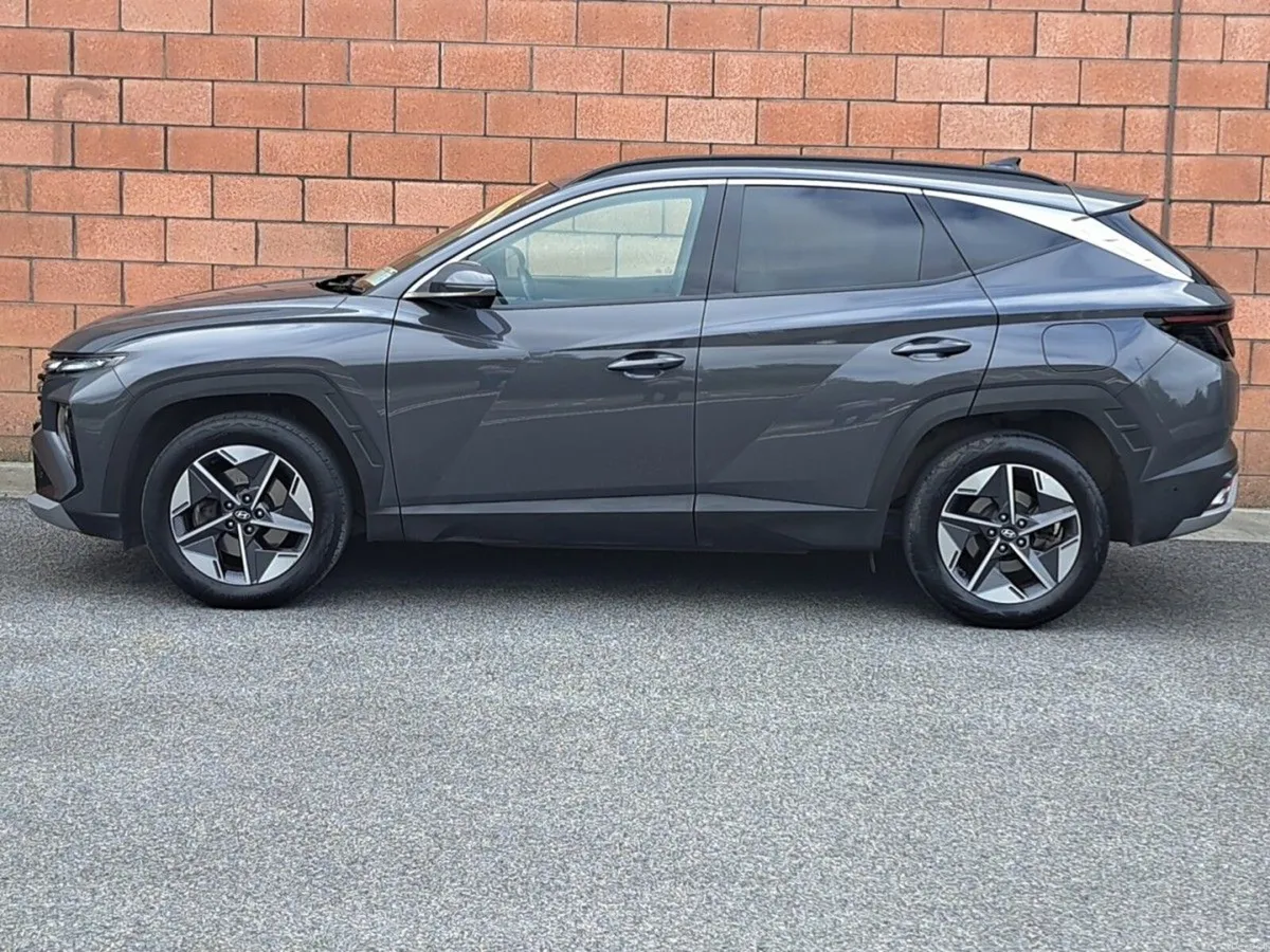 Hyundai Tucson Executive Plus Facelift Model 1.6 D - Image 3