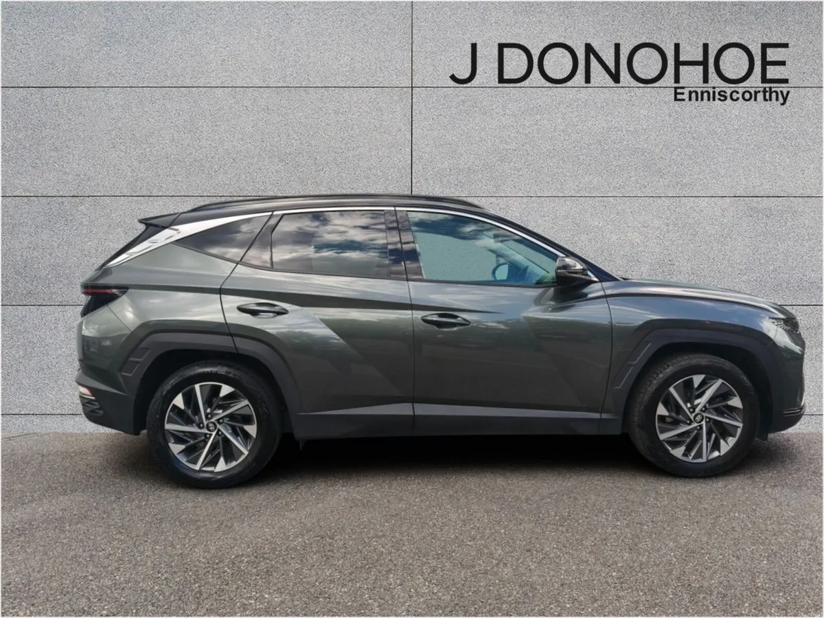 Hyundai Tucson 2WD Executive Plus w 2 Tone Roof - Image 3