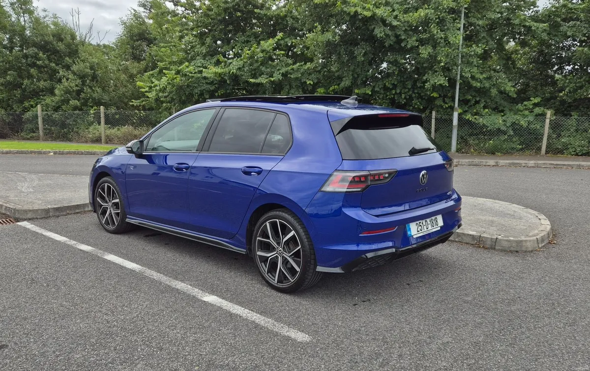 2025 VW Golf R-Line 1.5 eTSI 150HP DSG - HIGH SPEC - Image 4