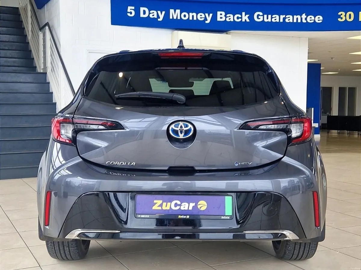 Toyota Corolla 1.8 Hybrid Luna Sport Hatchback - Image 4
