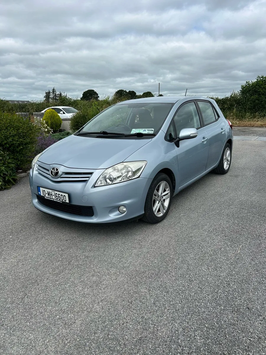 2010 Toyota Auris - Image 3