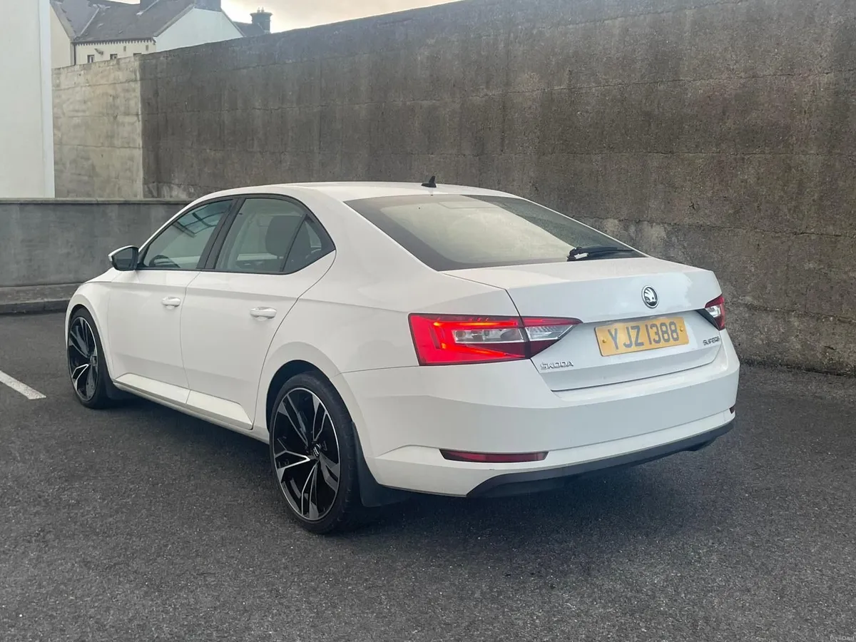 Skoda Superb 2016 - Image 3
