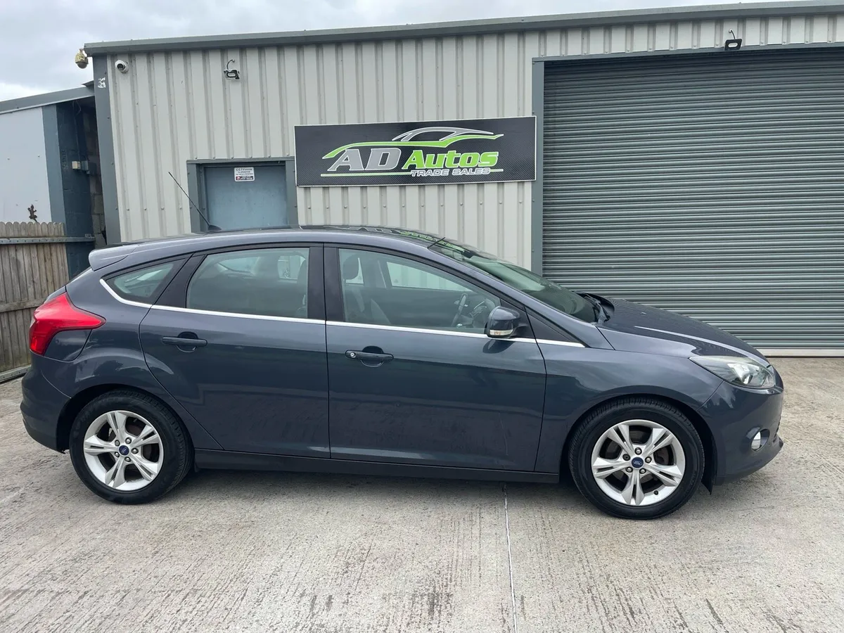 Ford Focus LOW MILEAGE - Image 4