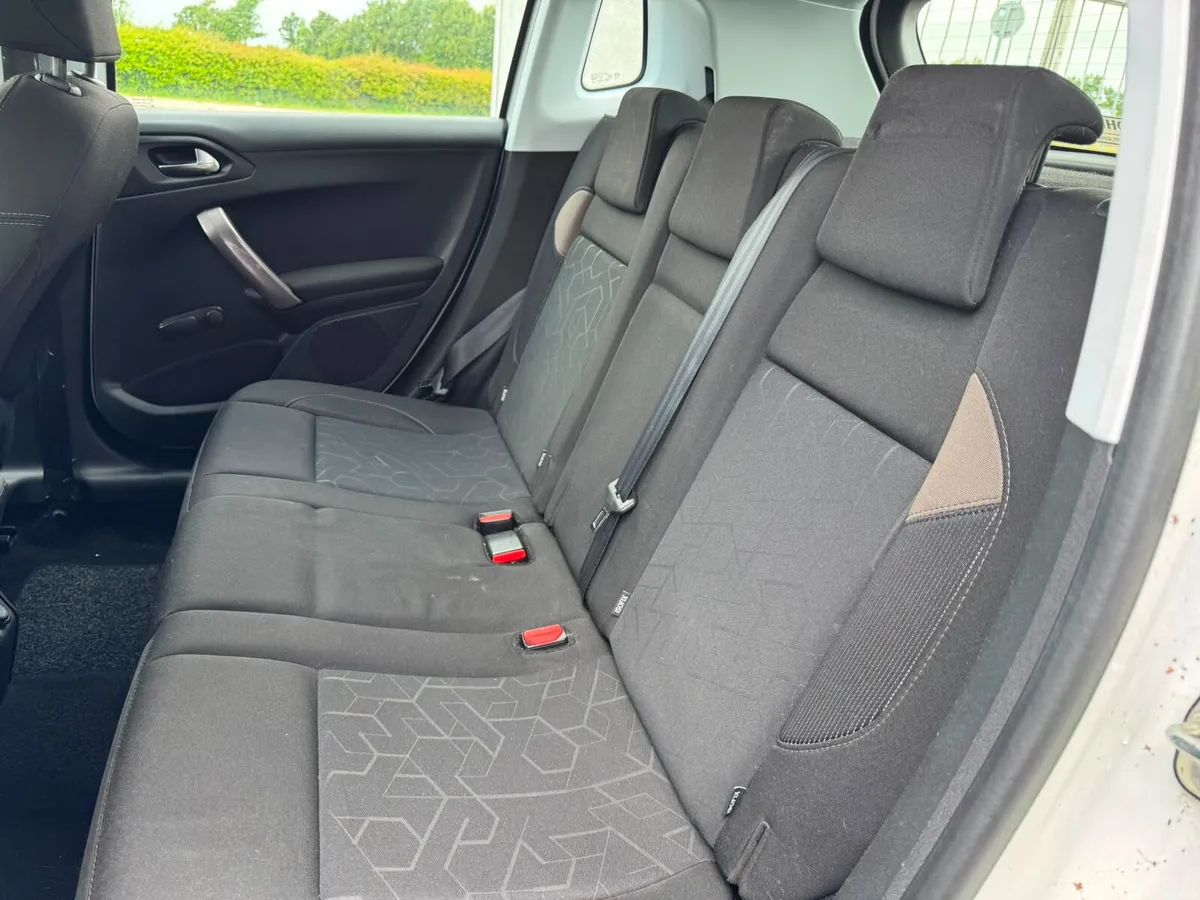 Peugeot 2008 Active 2015 - Image 6