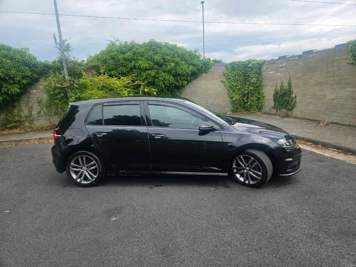 Golf R Line - Image 1