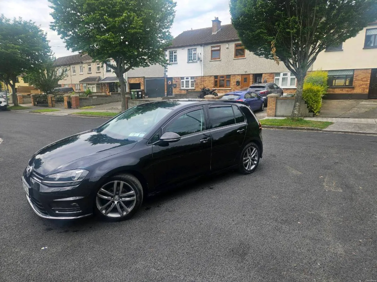 Golf R Line - Image 2