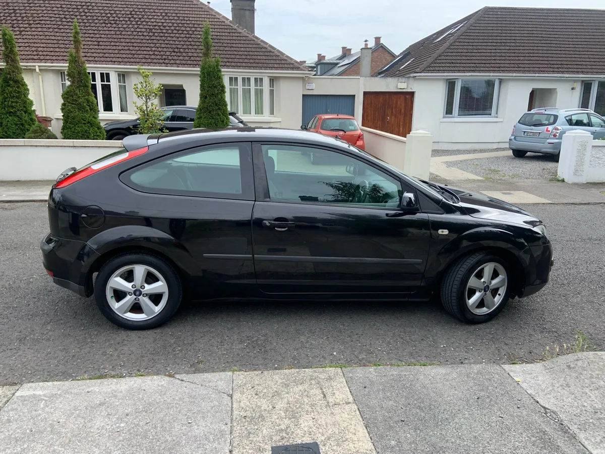 Ford focus 1.4 very low miles bran new nct - Image 4