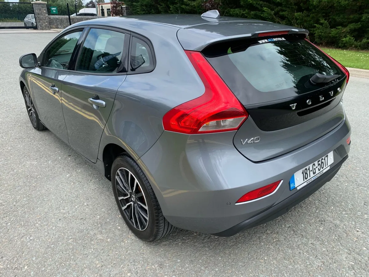 2018 Volvo V40 2.0 diesel, Nctd 3/28, tax 6/26 - Image 4