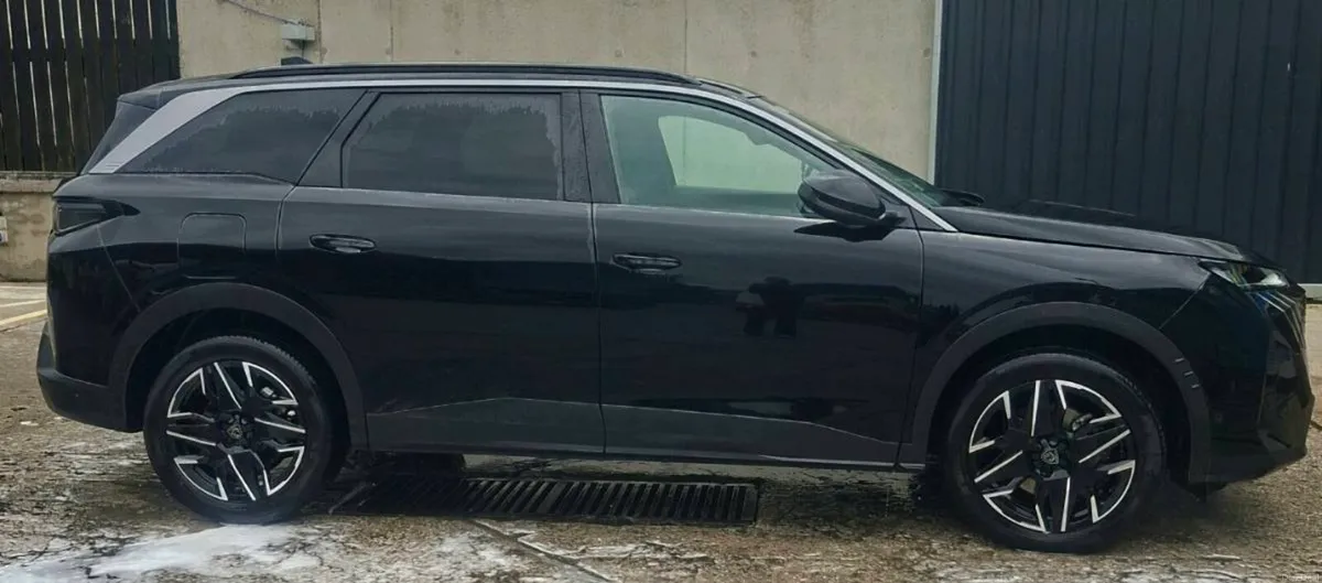 Peugeot 5008 2025 - Image 3