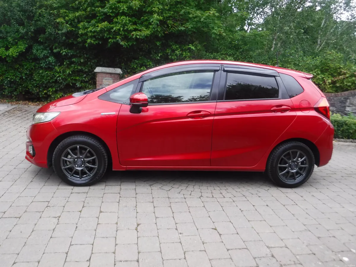 HONDA FIT 1.5 AUTO HYBRID ANDROID+CARPLAY - Image 5