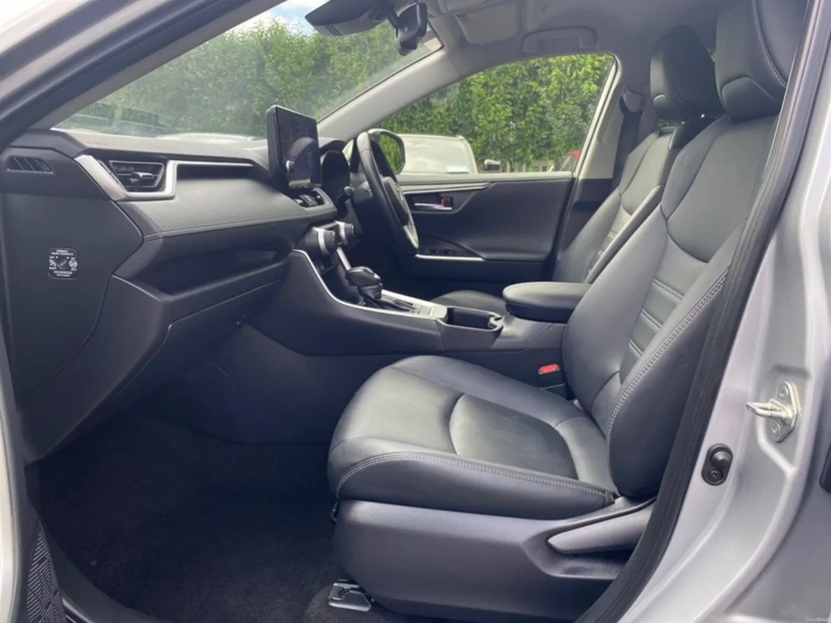 Toyota RAV4 RAV4 HYBRID SOL - Image 6