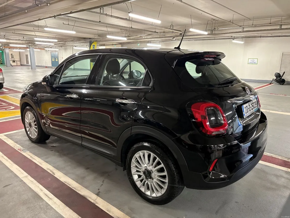 Fiat 500X Black Model Lounge - Image 2