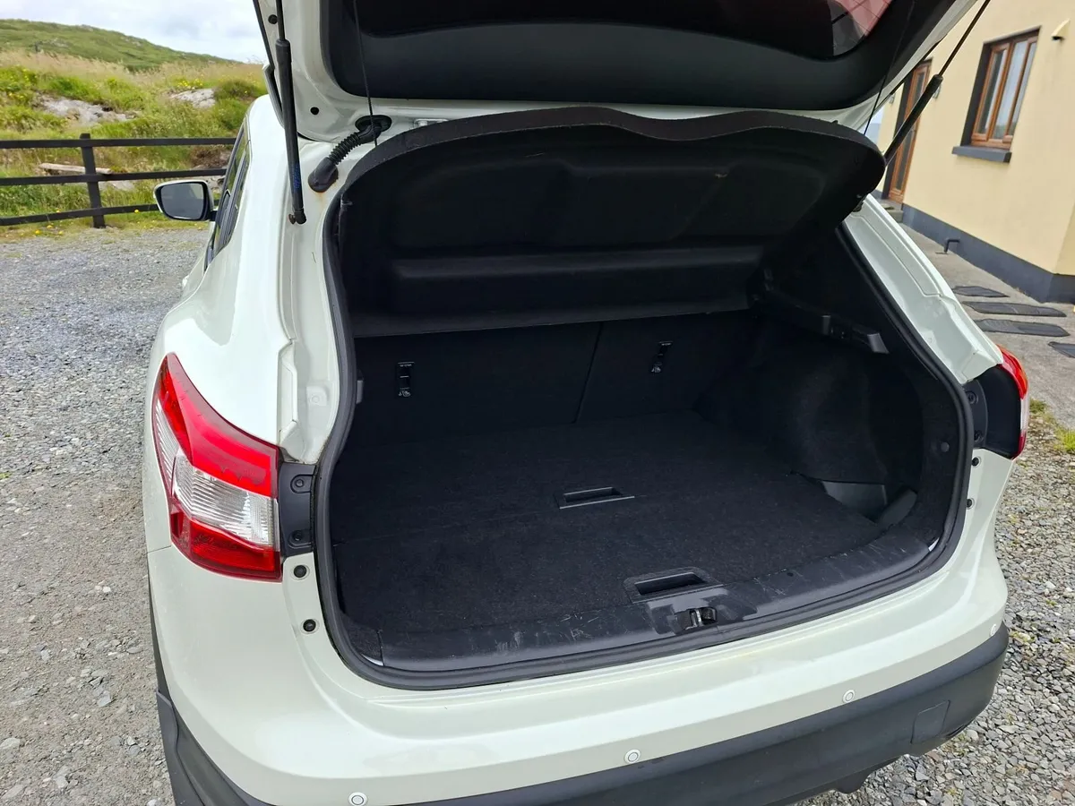 Nissan Qashqai 2015 - Image 1