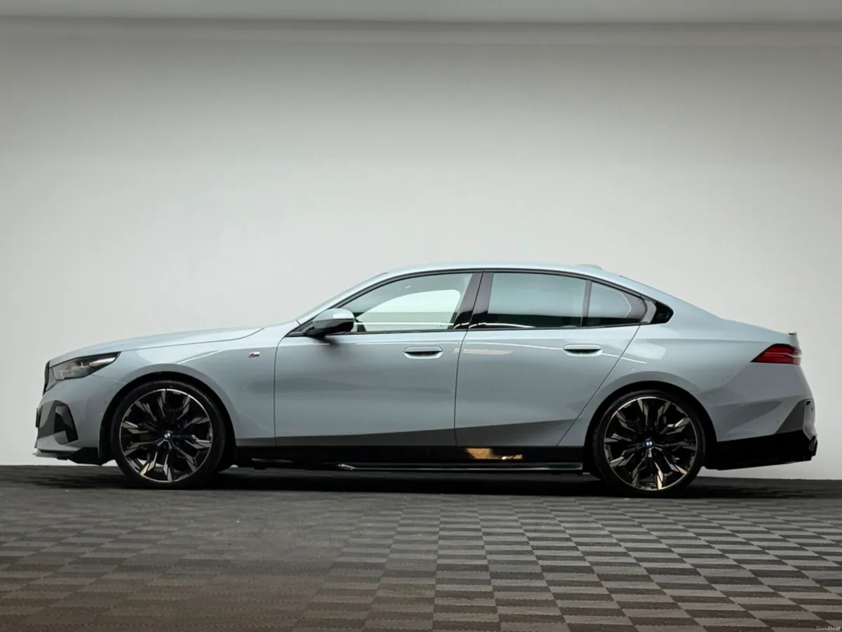 BMW i5 40 M SPORT EDRIVE - Image 4