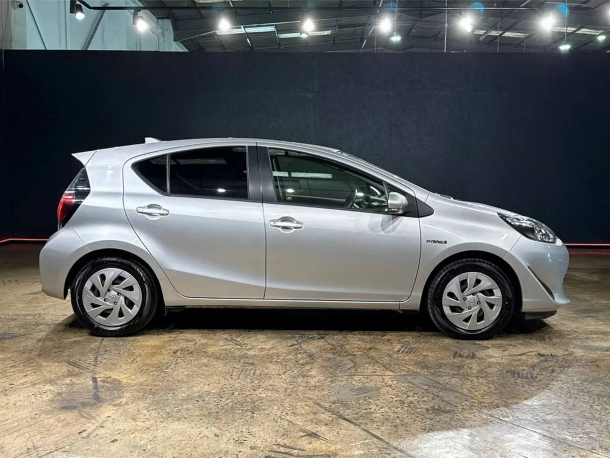 Toyota Aqua 1.5 HYBRID G SMART EDITION - PUSH BUTT - Image 3