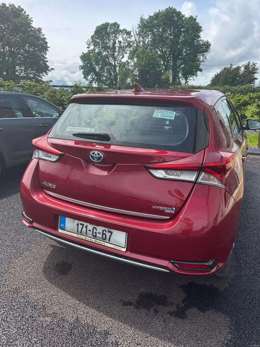 Toyota Auris Petrol Hybrid 2017 - Image 4