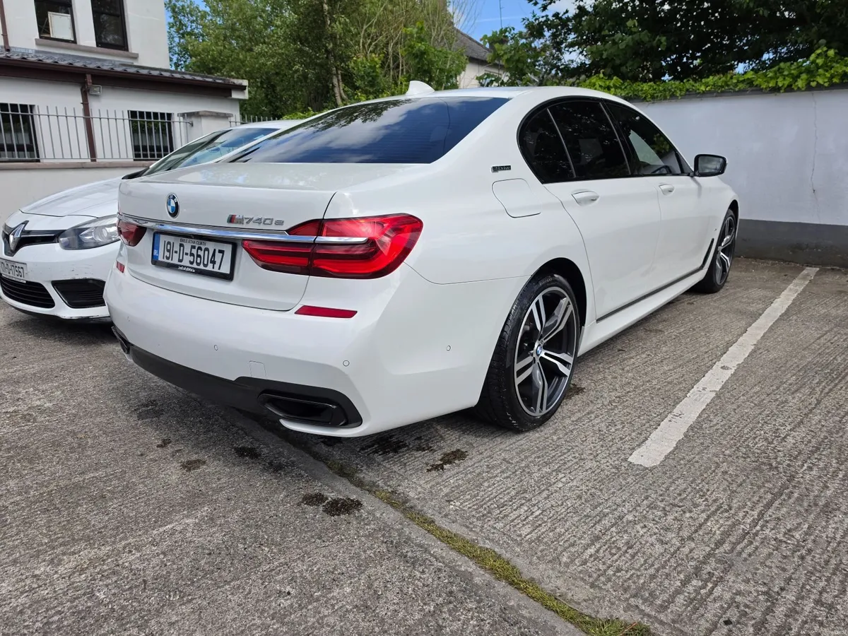 BMW 7-Series 2019 Tech+ Comfort+ Travel Packs - Image 3