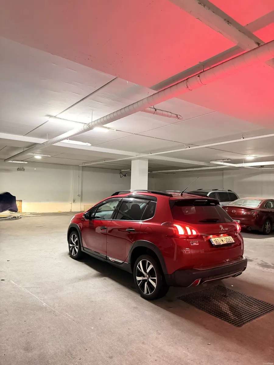 Peugeot GT Line Pure tech 2008, 2016 - Image 2